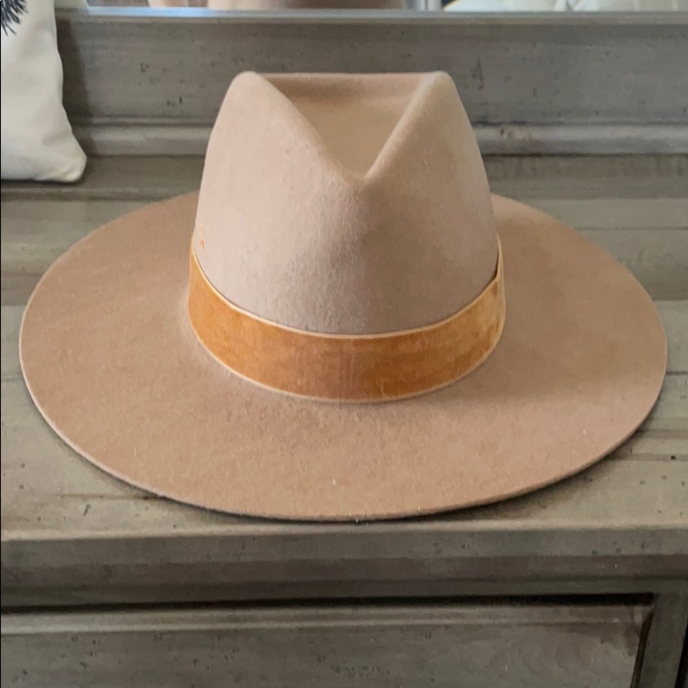 Lack of color hat!